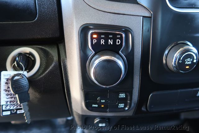2022 Ram 1500 Classic Ram 1500 4WD Crew Cab SWB Classic Tradesman - 23083570 - 31