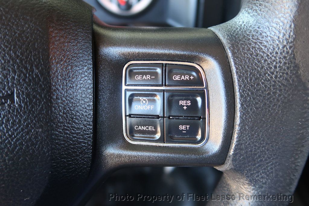 2022 Ram 1500 Classic Ram 1500 4WD Crew Cab SWB Classic Tradesman - 23083570 - 33