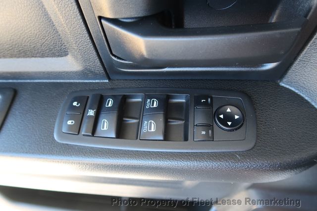 2022 Ram 1500 Classic Ram 1500 4WD Crew Cab SWB Classic Tradesman - 23083570 - 35