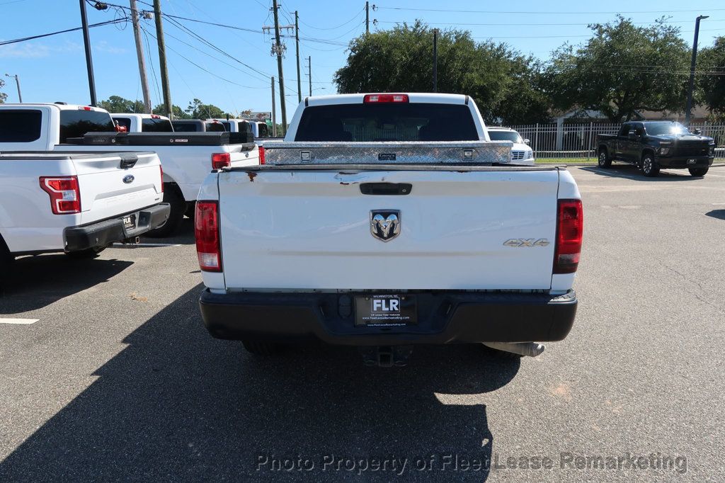 2022 Ram 1500 Classic Ram 1500 4WD Crew Cab SWB Classic Tradesman - 23083570 - 3
