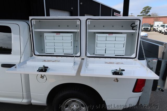 2022 Ram 1500 Classic Ram 1500 4WD Crew Cab ToolBoxes Liftgate - 22993054 - 16