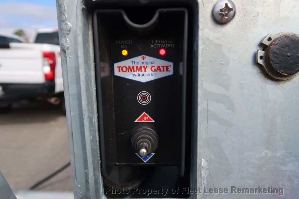 2022 Ram 1500 Classic Ram 1500 4WD Crew Cab ToolBoxes Liftgate - 22993054 - 20