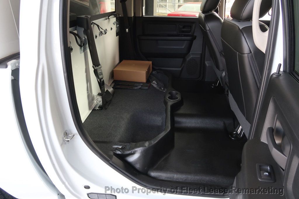 2022 Ram 1500 Classic Ram 1500 4WD Crew Cab ToolBoxes Liftgate - 22993054 - 23