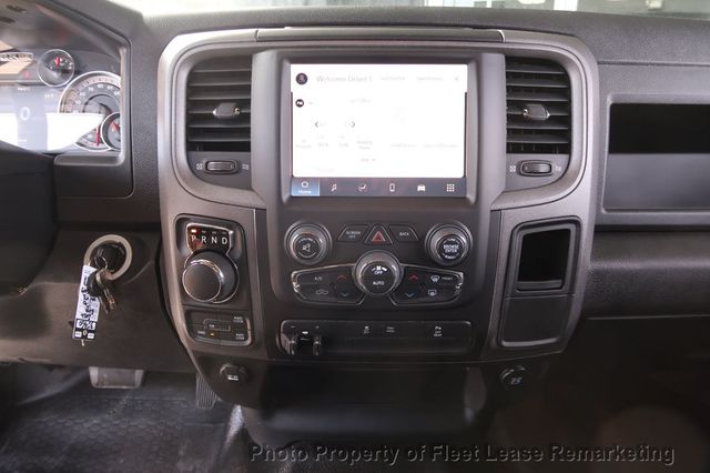 2022 Ram 1500 Classic Ram 1500 4WD Crew Cab ToolBoxes Liftgate - 22993054 - 31