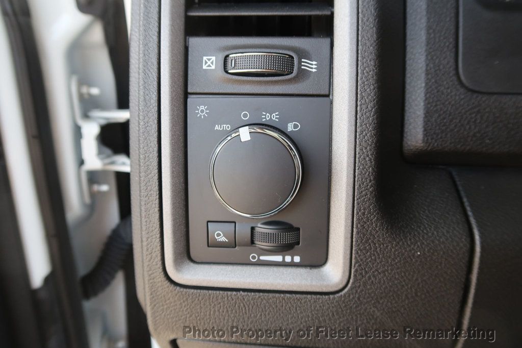 2022 Ram 1500 Classic Ram 1500 4WD Crew Cab ToolBoxes Liftgate - 22993054 - 40