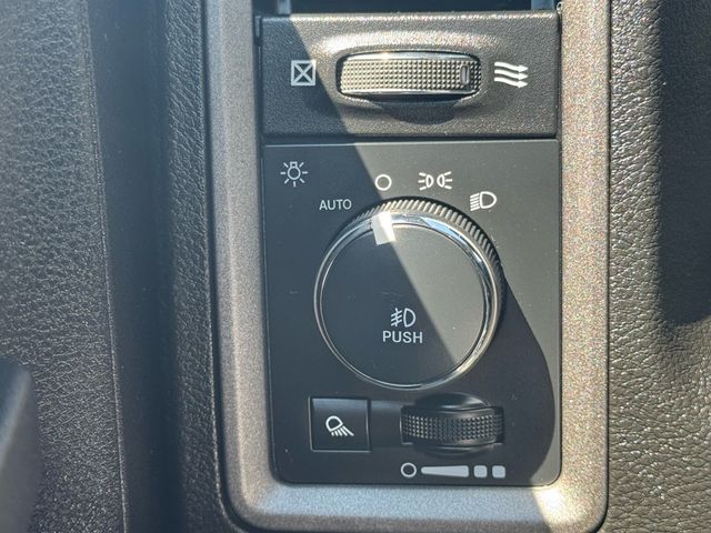2022 Ram 1500 Classic Tradesman - 23004158 - 17