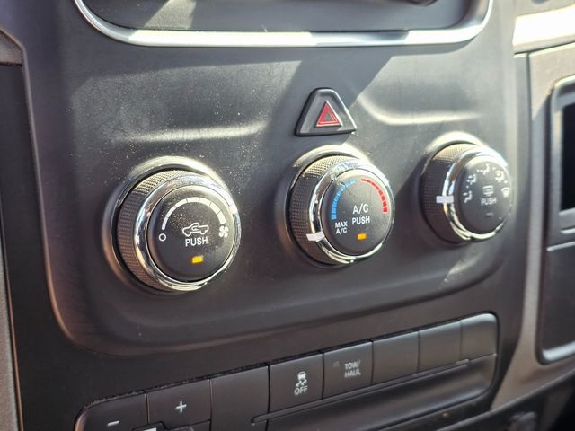 2022 Ram 1500 Classic Tradesman 4x2 Crew Cab 5'7" Box - 22943630 - 31