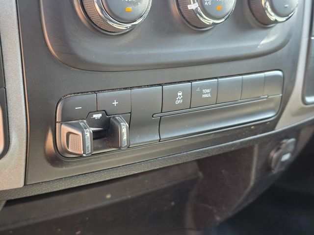 2022 Ram 1500 Classic Tradesman 4x2 Crew Cab 5'7" Box - 22943630 - 32