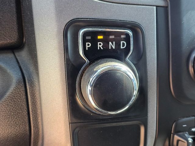 2022 Ram 1500 Classic Tradesman 4x2 Crew Cab 5'7" Box - 22943630 - 33