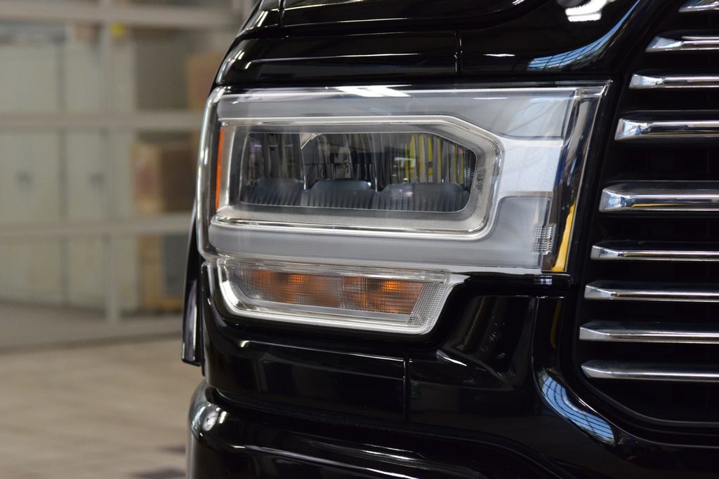 2022 Ram 2500 Laramie 4x4 Crew Cab 8' Box - 22989283 - 11