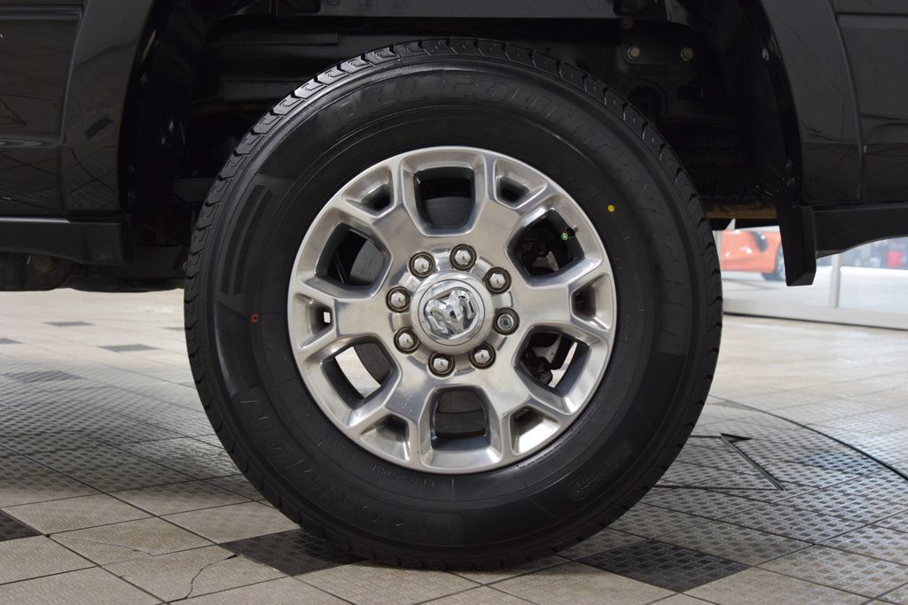 2022 Ram 2500 Laramie 4x4 Crew Cab 8' Box - 22989283 - 32