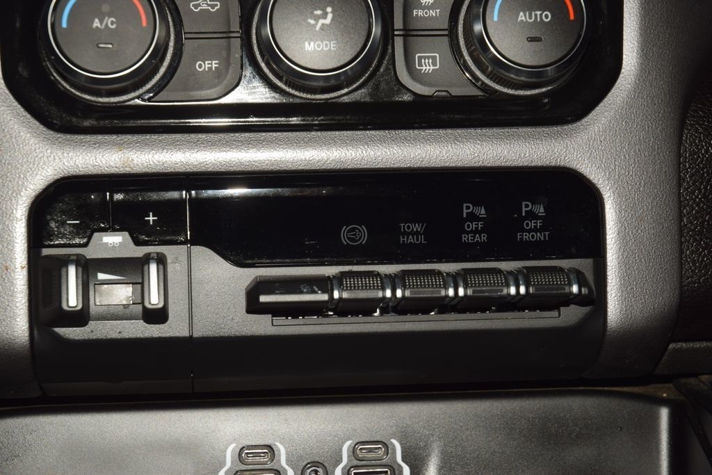 2022 Ram 2500 Laramie 4x4 Crew Cab 8' Box - 22989283 - 39
