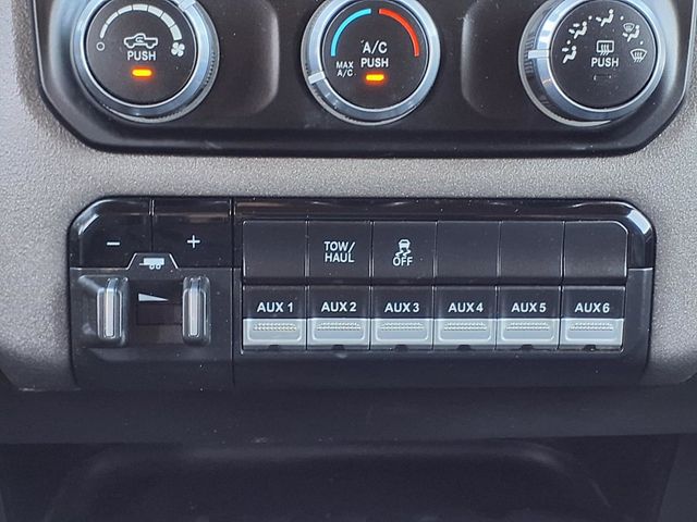 2022 Ram 2500 Tradesman 4x2 Crew Cab 8' Box - 23029531 - 26