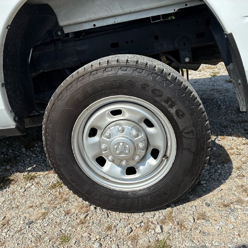 2022 Ram 2500 Tradesman 4x4 Crew Cab 6'4" Box - 23093896 - 12