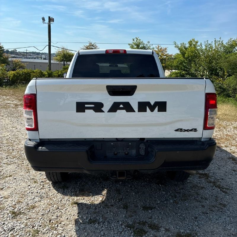2022 Ram 2500 Tradesman 4x4 Crew Cab 6'4" Box - 23093896 - 8