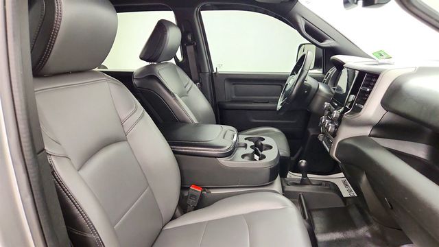 2022 Ram 2500 Tradesman 4x4 Crew Cab 6'4' Box w/ Uconnect 5, Chrome Appear Pkg - 23041129 - 24