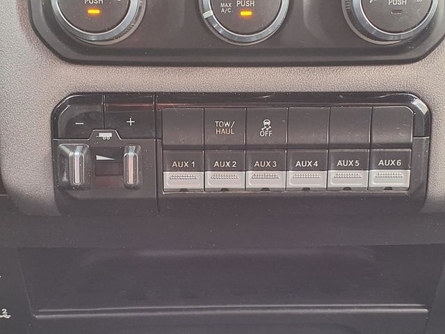 2022 Ram 2500 Tradesman 4x4 Crew Cab 8' Box - 23091985 - 25