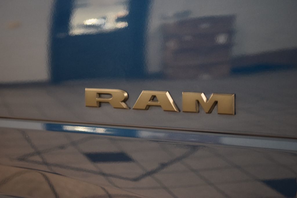2022 Ram 3500 Laramie 4x4 Crew Cab 8' Box - 23024952 - 17