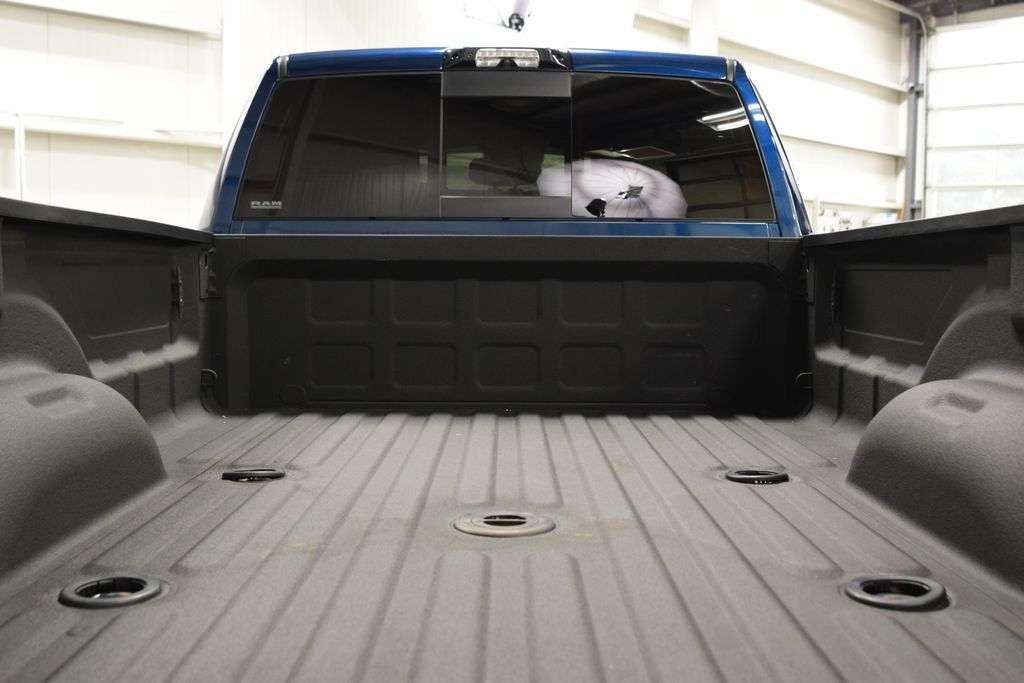 2022 Ram 3500 Laramie 4x4 Crew Cab 8' Box - 23024952 - 26