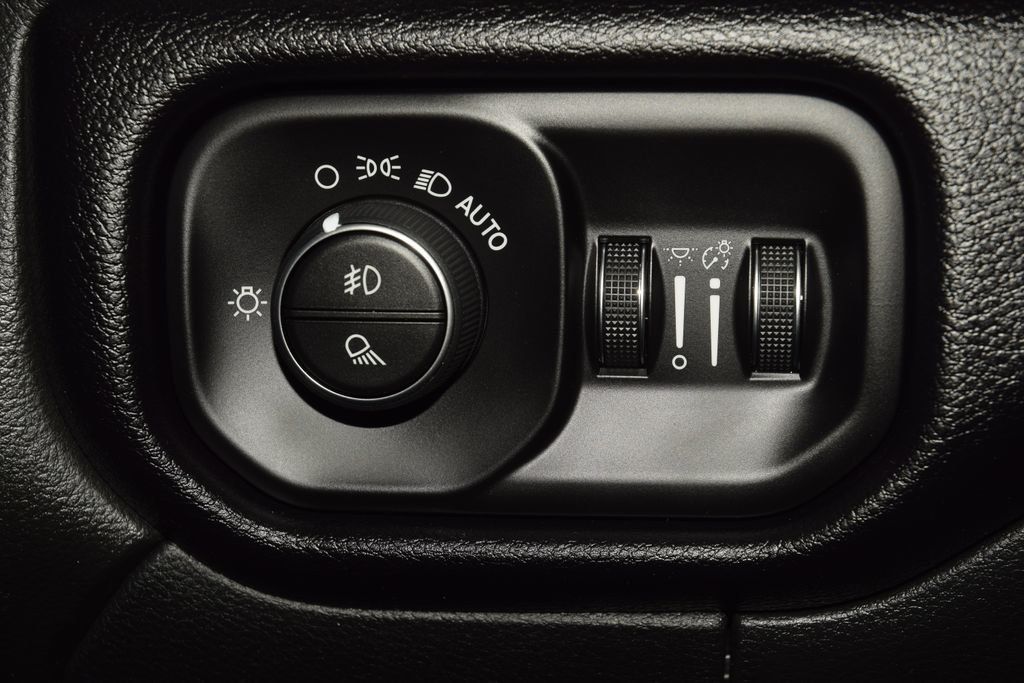 2022 Ram 3500 Laramie 4x4 Crew Cab 8' Box - 23024952 - 43