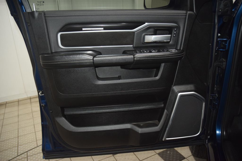 2022 Ram 3500 Laramie 4x4 Crew Cab 8' Box - 23024952 - 55
