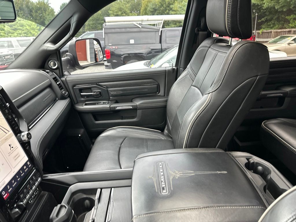 2022 Ram 3500 Limited 4x4 Mega Cab 6'4" Box - 23070080 - 31
