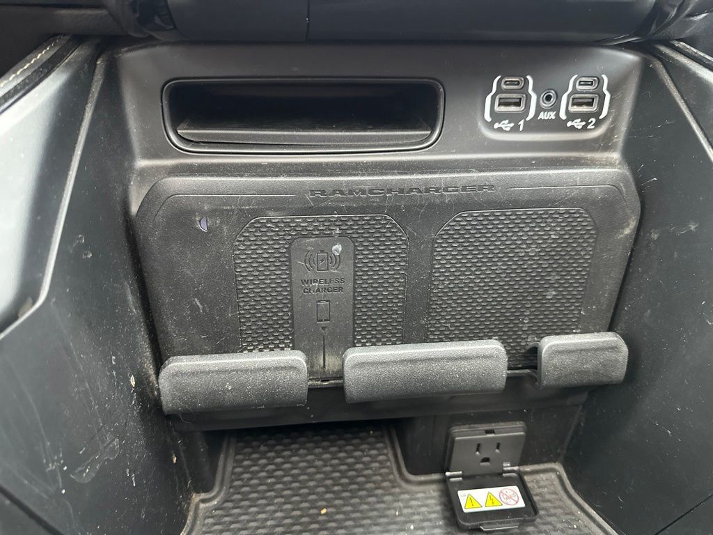 2022 Ram 3500 Limited 4x4 Mega Cab 6'4" Box - 23070080 - 33