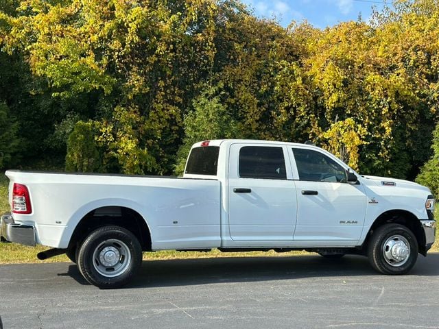 2022 Ram 3500 Tradesman 4x4 Crew Cab 8' Box - 22933675 - 10