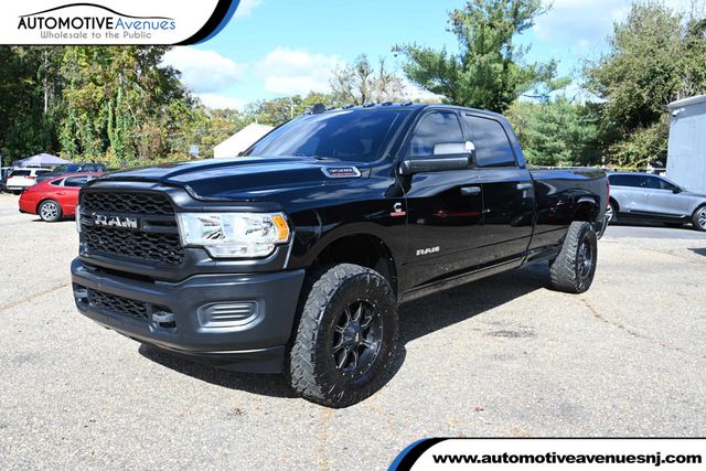 2022 Ram 3500 Tradesman 4x4 Crew Cab 8' Box with Uconnect 5 8.4'' Touchscreen - 22936597 - 0