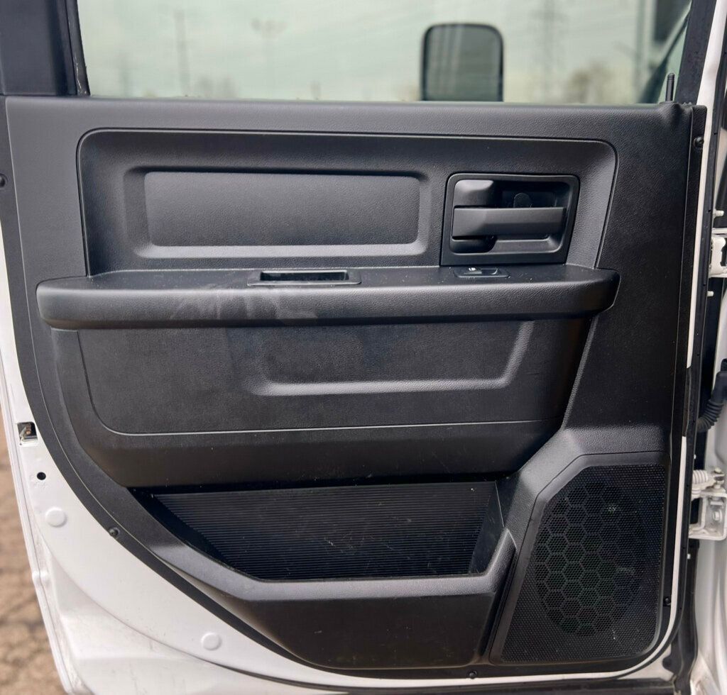 2022 Ram 3500 Chassis Cab Tradesman 4WD Crew Cab 60" CA 172.4" WB - 22980562 - 14