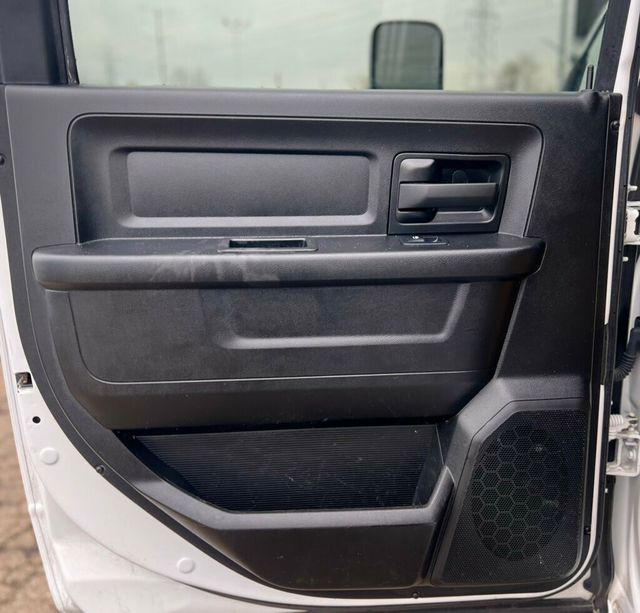 2022 Ram 3500 Chassis Cab Tradesman 4WD Crew Cab 60" CA 172.4" WB - 22980562 - 14