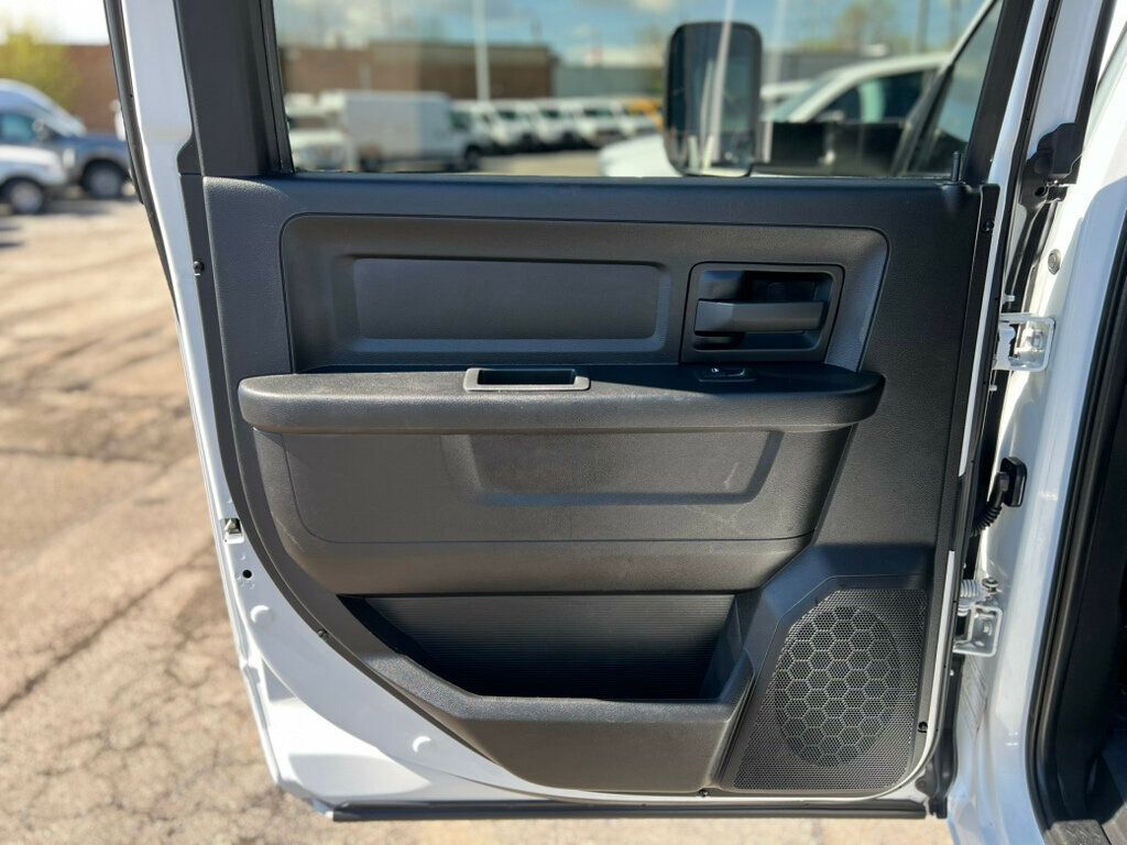 2022 Ram 3500 Chassis Cab Tradesman 4WD Crew Cab 60" CA 172.4" WB - 23011766 - 14