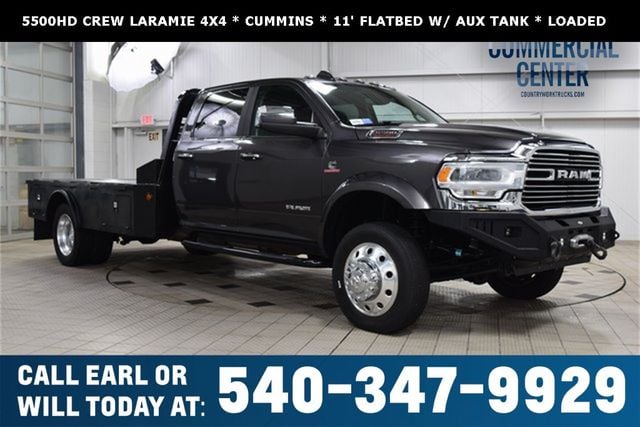 2022 Ram 5500 Chassis Cab 5500 CREW LARAMIE 4X4 * CUMMINS * 11' FLATBED W/ AUX TANK - 22955173 | Video 1