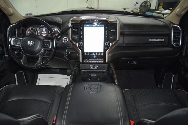 2022 Ram 5500 Chassis Cab 5500 CREW LARAMIE 4X4 * CUMMINS * 11' FLATBED W/ AUX TANK - 22955173 - 23