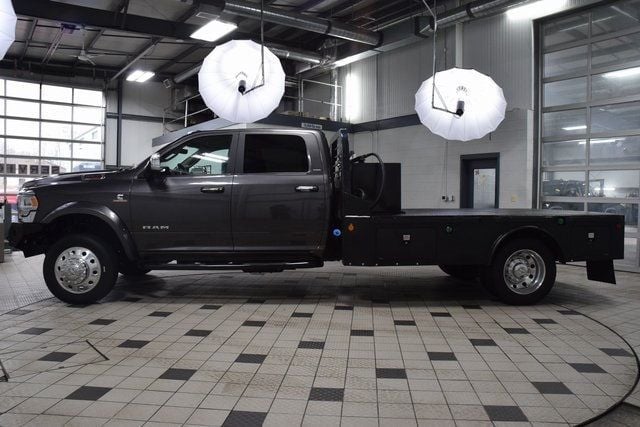 2022 Ram 5500 Chassis Cab 5500 CREW LARAMIE 4X4 * CUMMINS * 11' FLATBED W/ AUX TANK - 22955173 - 2