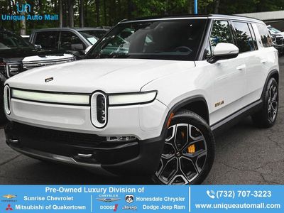2022 Rivian R1S