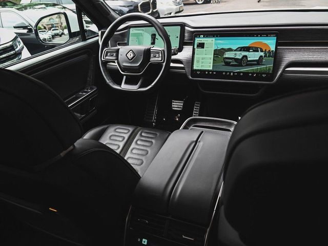 2022 Rivian R1S Launch Edition - 23006681 - 34