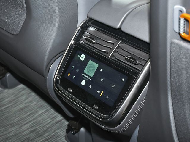 2022 Rivian R1S Launch Edition - 23006681 - 44