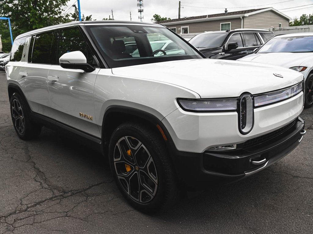 2022 Rivian R1S Launch Edition photo 3