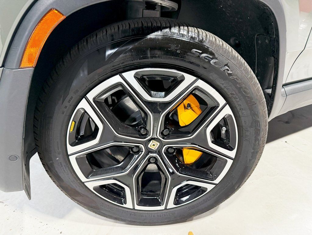 2022 Rivian R1S Launch Edition photo 2