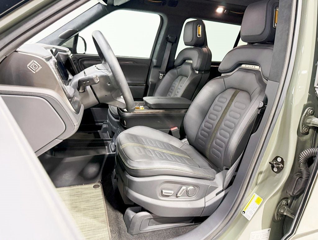 2022 Rivian R1S Launch Edition photo 22