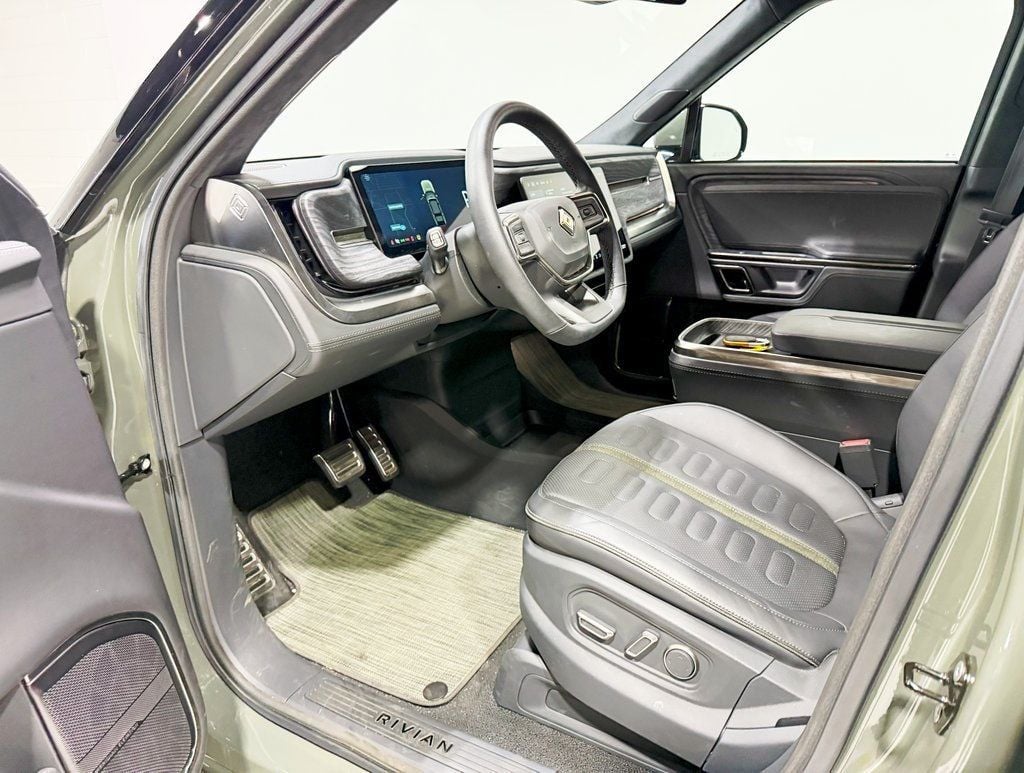 2022 Rivian R1S Launch Edition photo 23