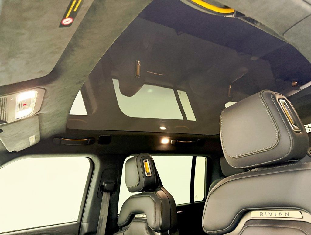 2022 Rivian R1S Launch Edition photo 25