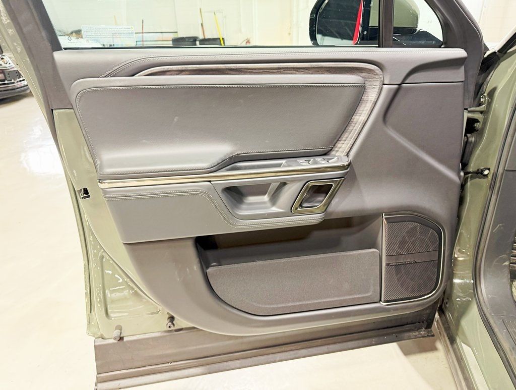 2022 Rivian R1S Launch Edition photo 26