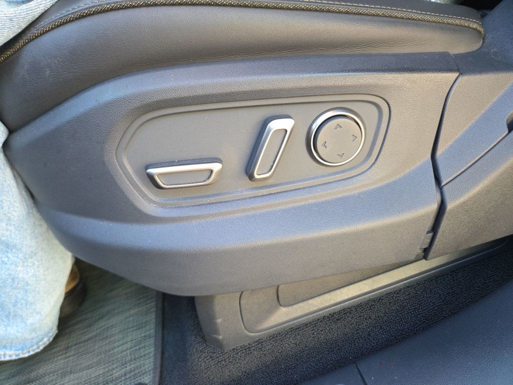 Rivian R1S photo 17