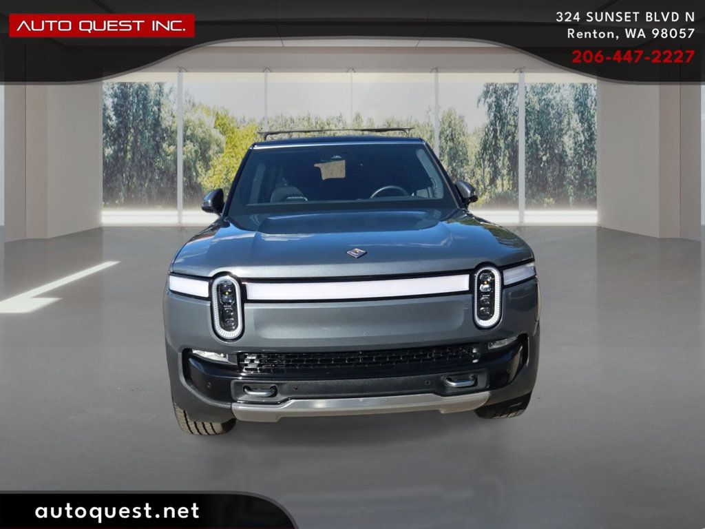 Rivian R1S photo 2
