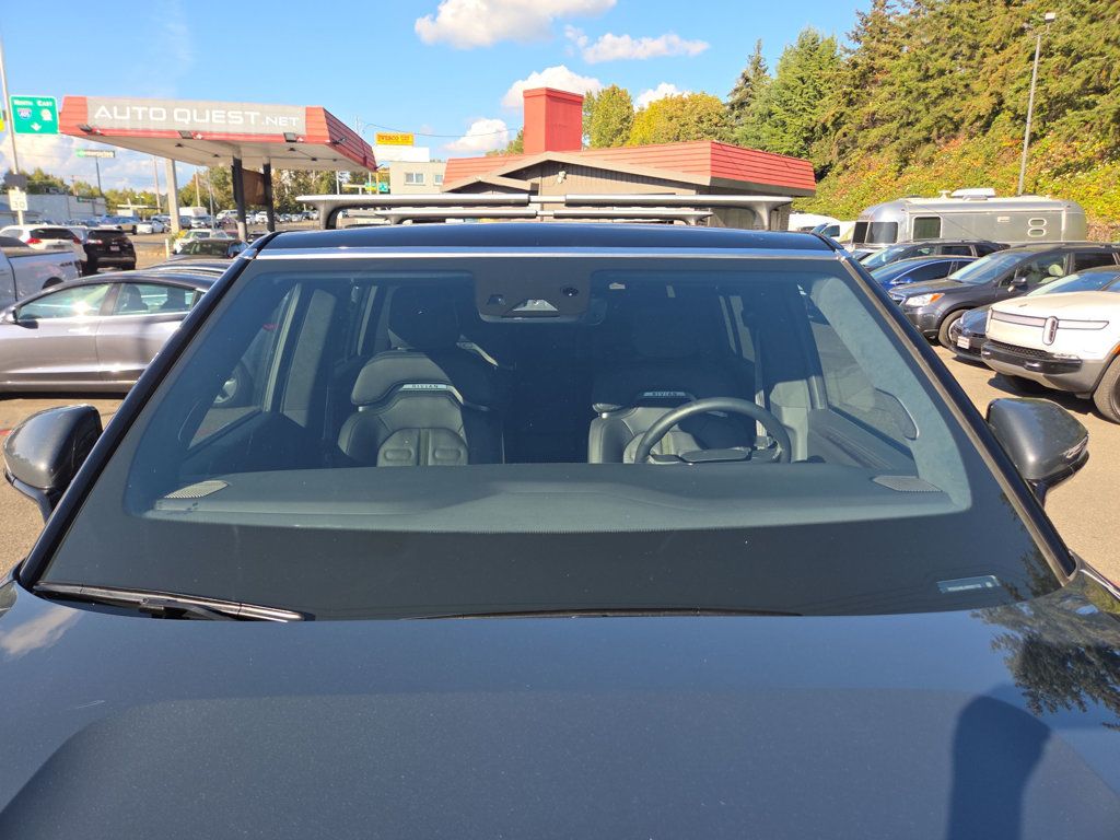 Rivian R1S photo 21