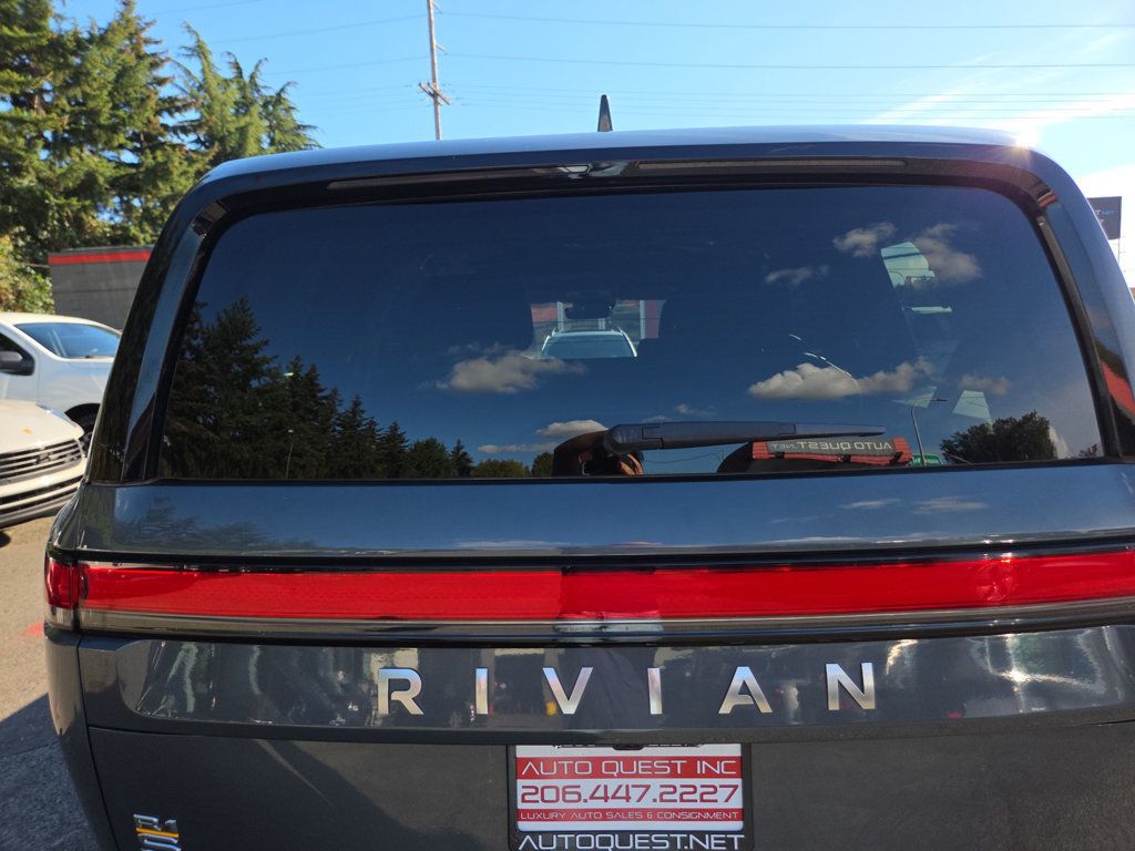 Rivian R1S photo 24