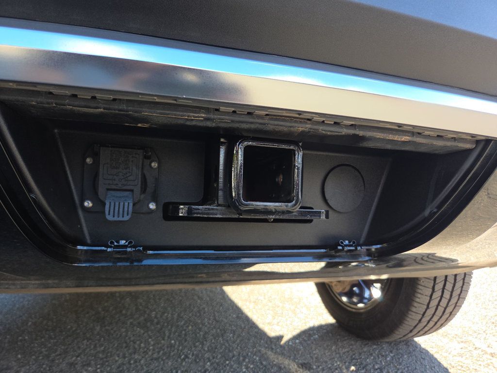 Rivian R1S photo 25