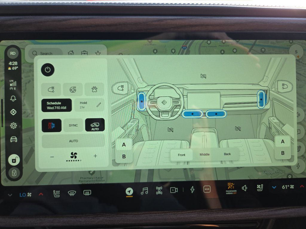 Rivian R1S photo 30